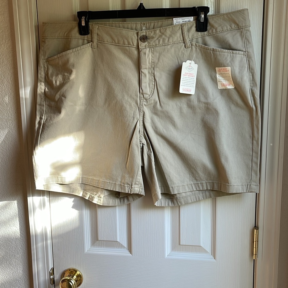 NWT ST JOHNS BAY BEIGE BISCOTTI SHORT SZ 20W